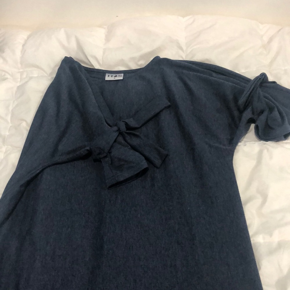 Jean dress with tied sleeves